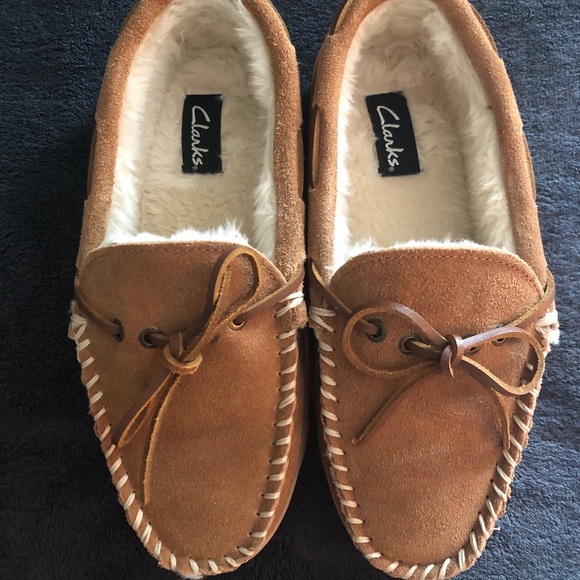 clarks moccasin slippers